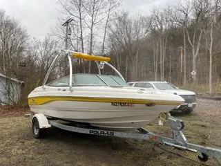 2006 Chaparral 190 SSI with Trailer - Bowrider [Power Boat] Editor’s Pick